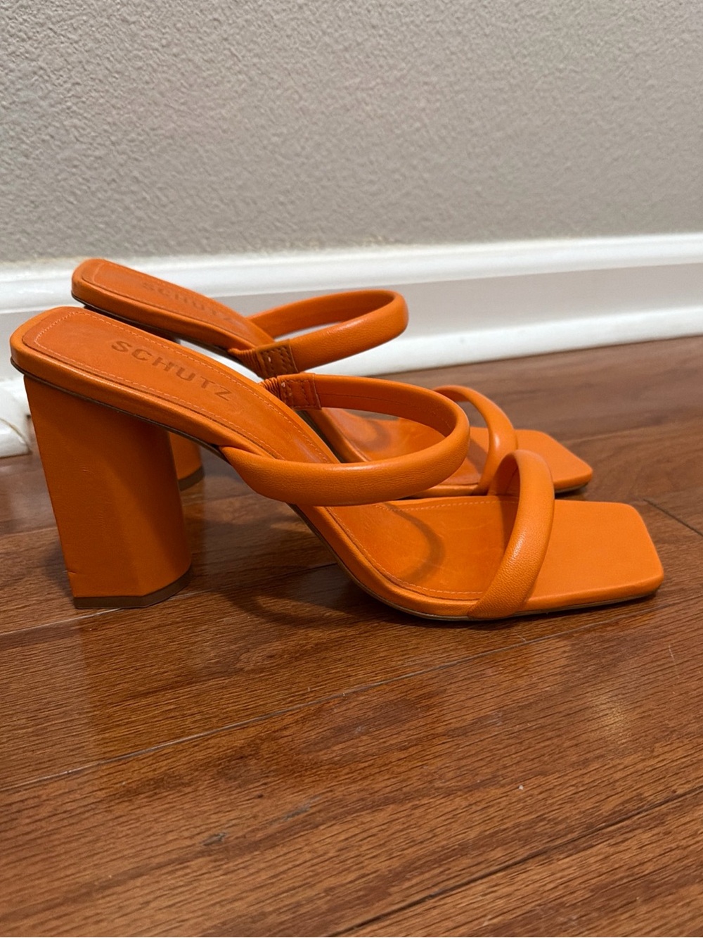 Schutz Ully Deluxe Nappa Leather Sandal Orange Sz 10B